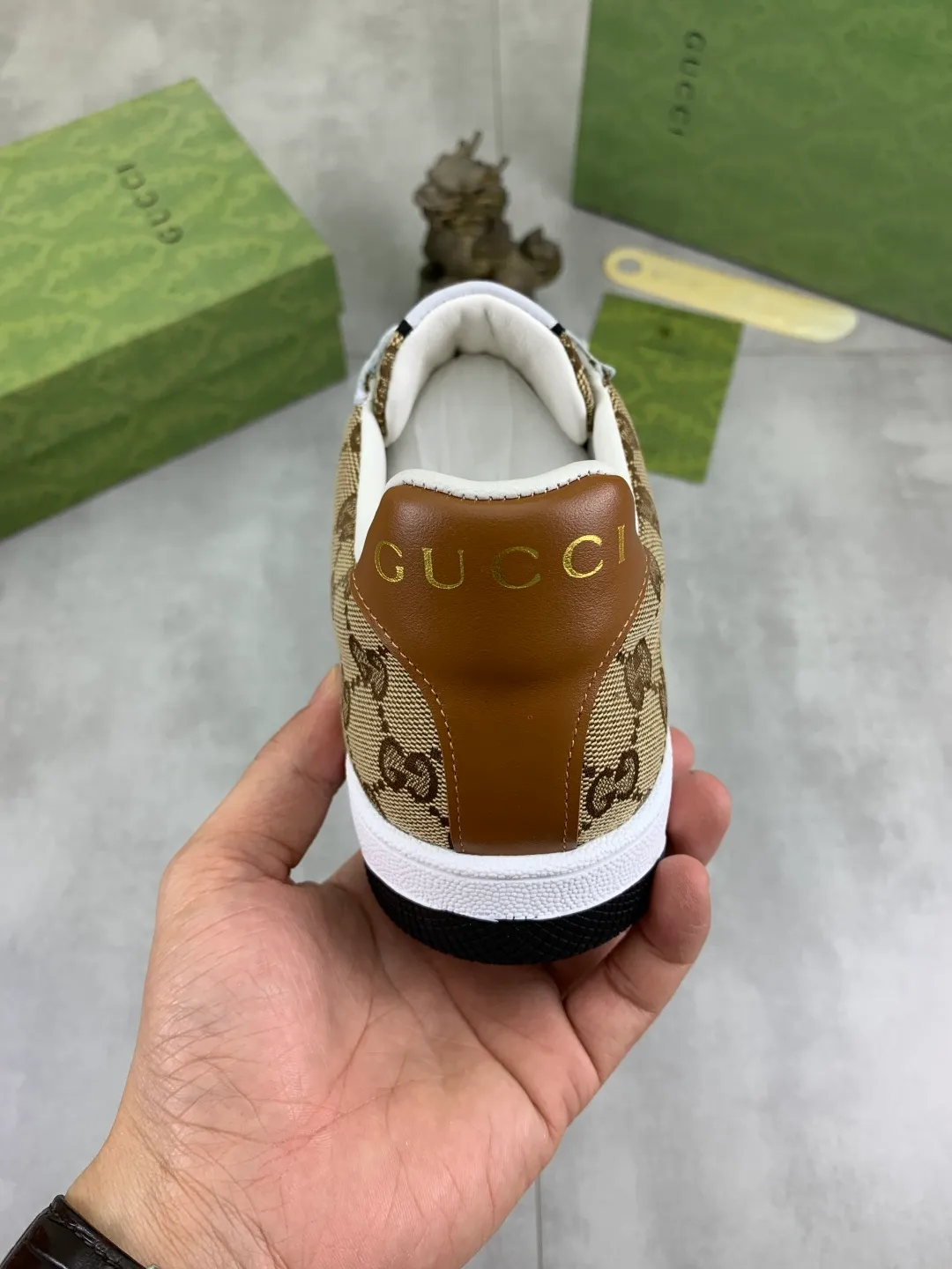 Men's shoes 💰P400💰【New model】 🆘 The latest model from Gucci official website 🎁 Classic casual and fashionable men's shoes 👟 Hot model 💥 Simple and elegant style, exclusive for trendy men. Unique latest brand elements from the official website 👑 Original Gucci decoration, fashionable and generous, made of original soft calfskin fabric ➕ Comfortable soft pigskin lining ✅Wear-resistant rubber outsole designated on the official website_Full of elasticity, the classic model taken at the counter 🎬Color: 4️⃣colors available😍Number of codes: 38-44 (45 46 customized)